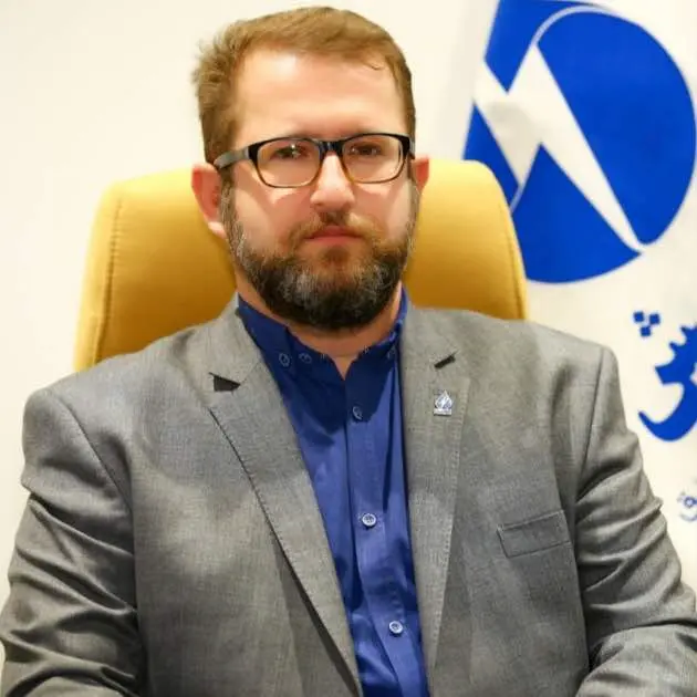 آقای بختیارنژاد "تاج استیل"