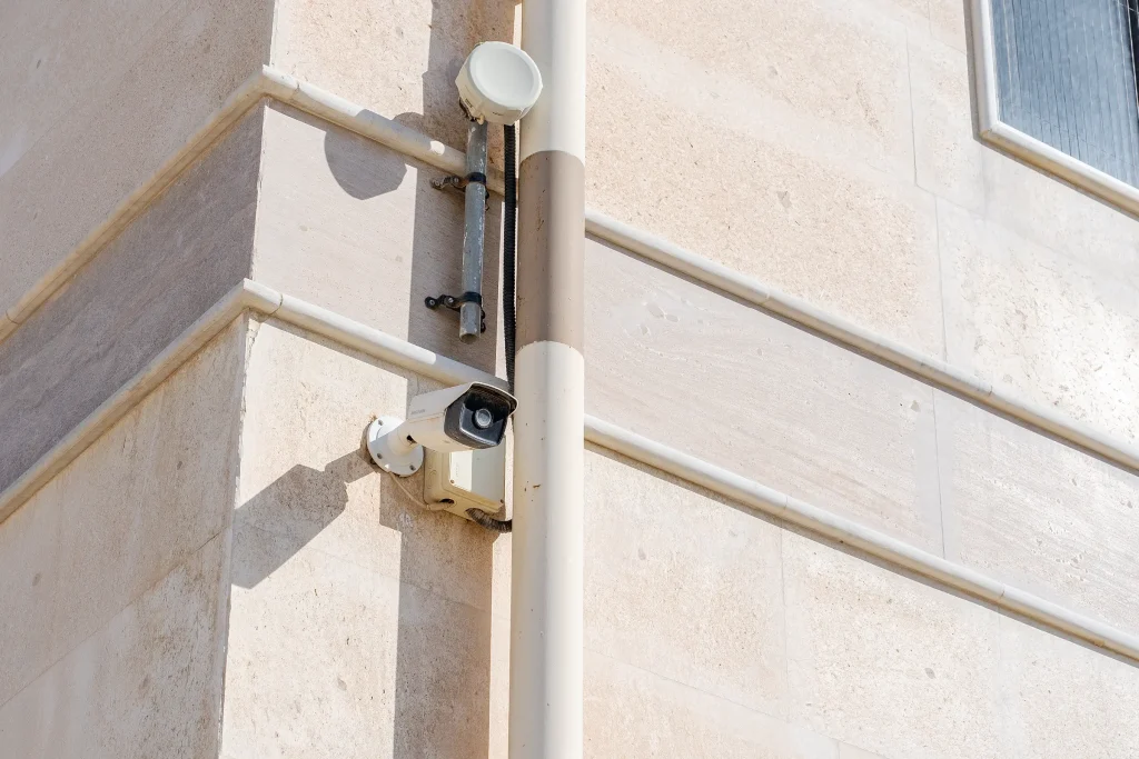 نصب دوربین مداربسته در منزل و آپارتمان